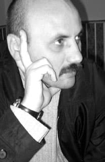 Тусоваться и хоронить тараканов – это не журналистика